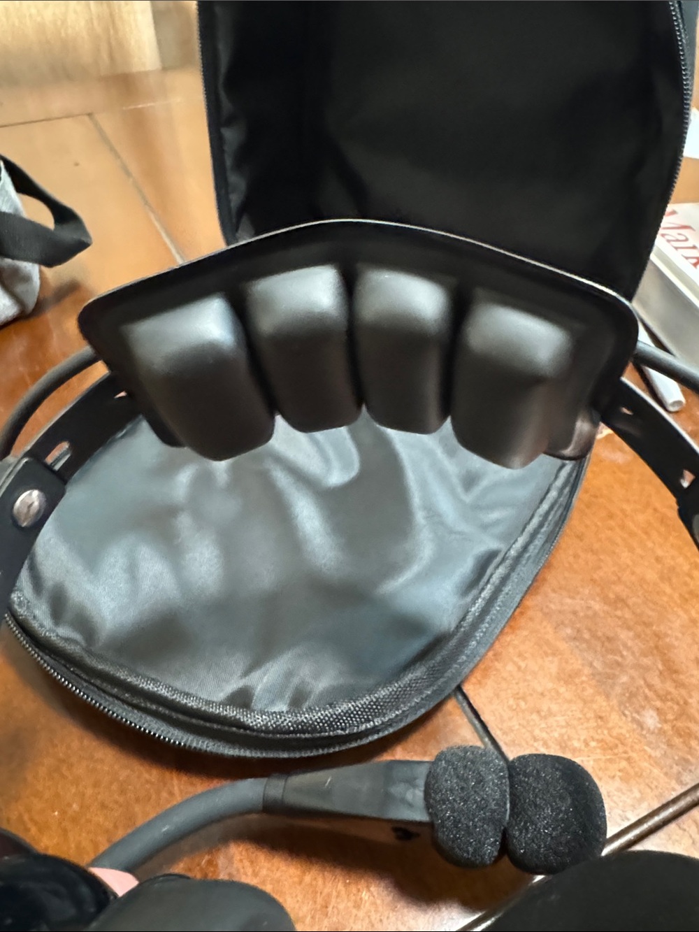 Rugged Air RA200 General Aviation Student Pilot Headset Music Input A20 GA Plug - Picture 5 of 5
